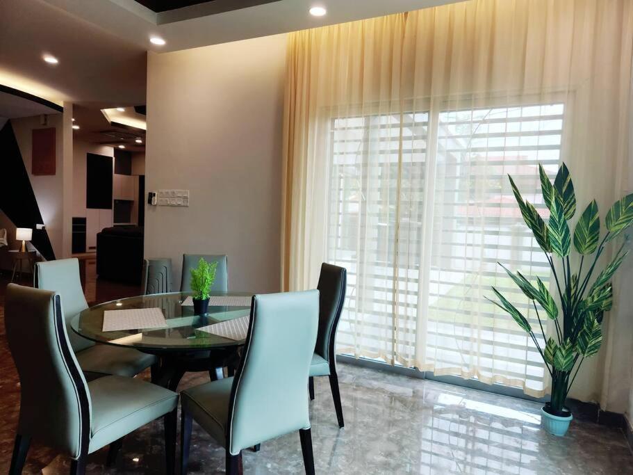 Rumah percutian 10min To Town 4br20pax Mahjong Game Karaok *