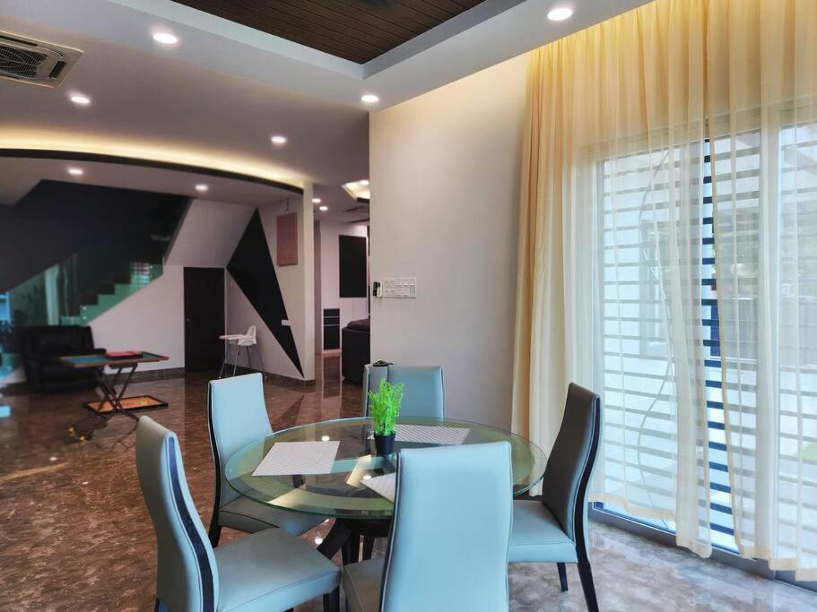 Rumah percutian 10min To Town 4br20pax Mahjong Game Karaok